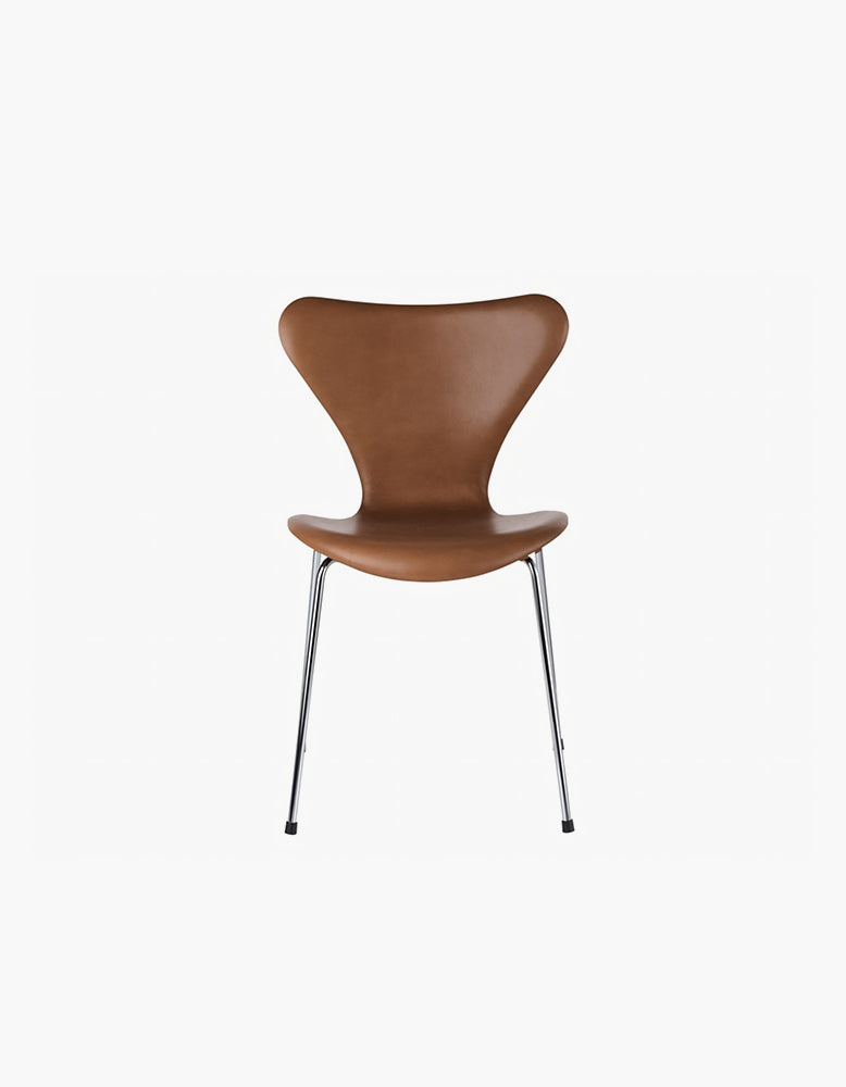 Fritz Hansen Series 7 Dining Chair by Arne Jacobsen