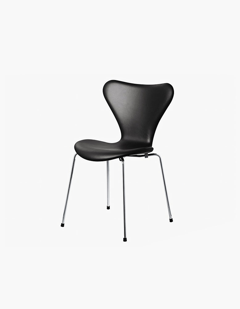 Fritz Hansen Series 7 Dining Chair by Arne Jacobsen