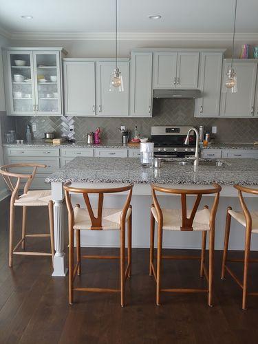 Wishbone Bar Stool Walnut｜ DC Concept