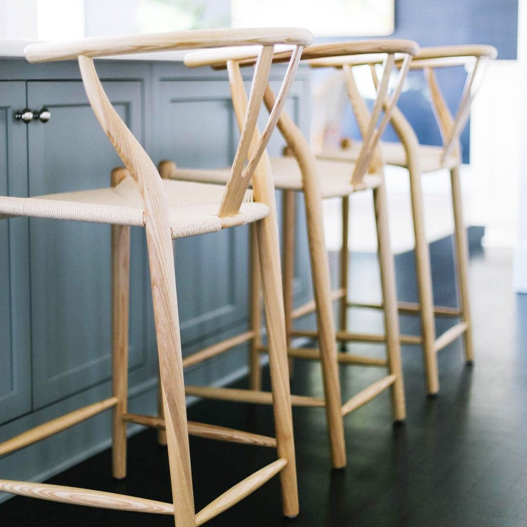 Wishbone Bar Stool Walnut｜ DC Concept